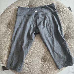 Vuori biker shorts capris